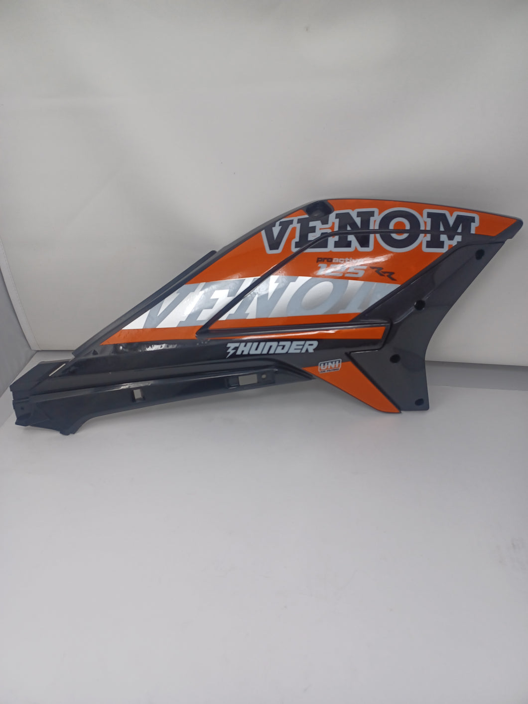Venom Thunder 125cc Dirt Bike | Front Right Plastic (304003009001)