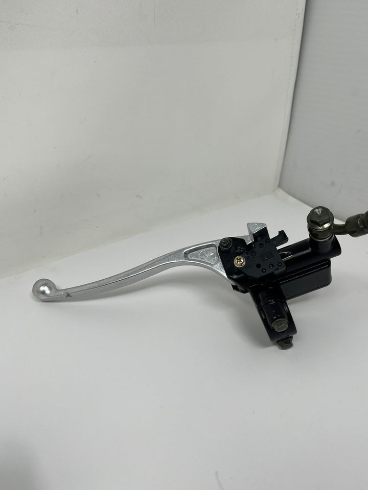 X18 50cc GY6 | Front Right Brake Handle w/ master cylinder (190191)