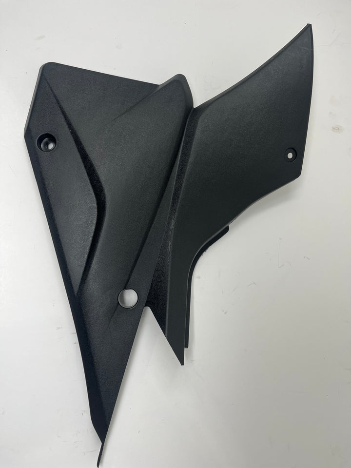 X22R 250cc | Middle Body Fairing Left  / Left Seat Fairing - Black (3030815)