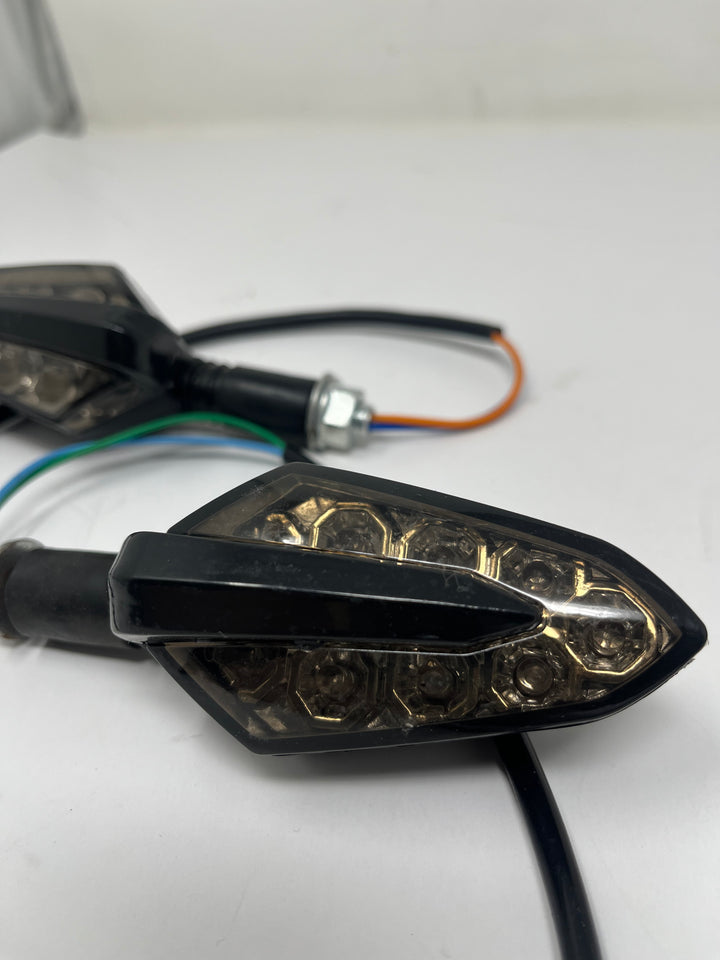 X22R 250cc | Right + Left  Signal Light  (9020146 + 9020145)