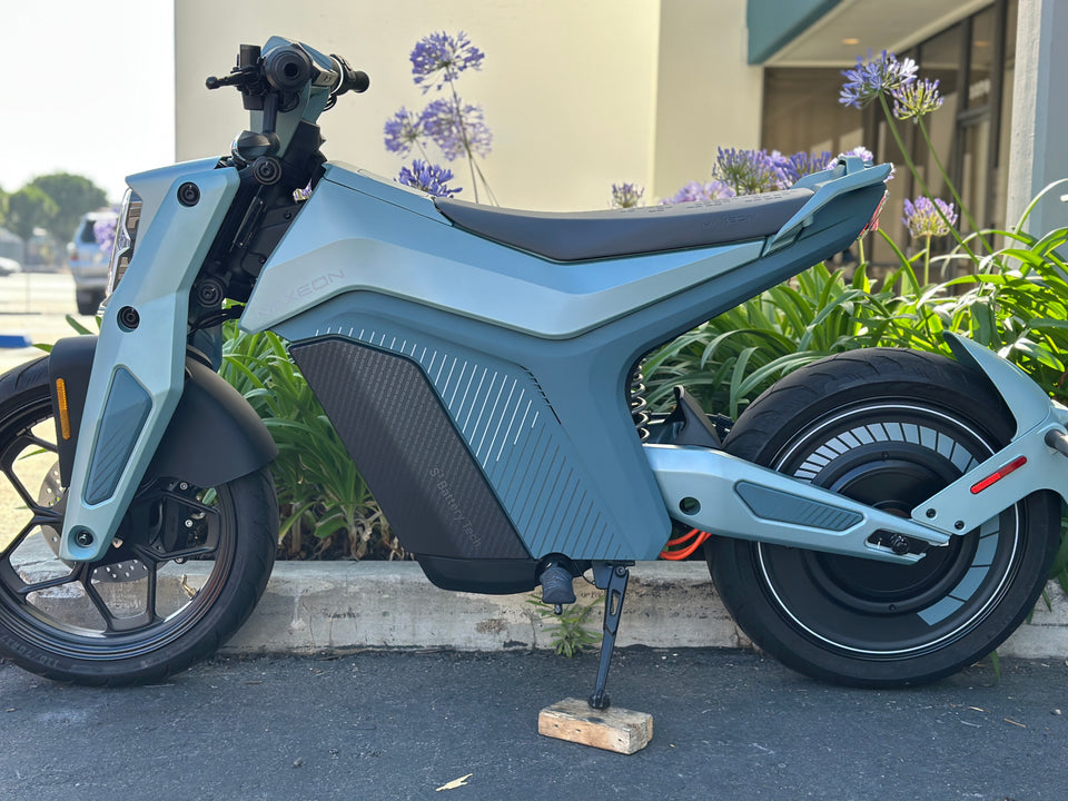 Naxeon I AM Pro Electric Motorcycle | 7.5kW Motor | 72V Lithium | Street Legal