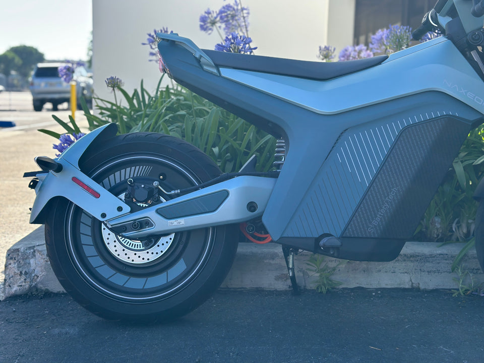 Naxeon I AM Pro Electric Motorcycle | 7.5kW Motor | 72V Lithium | Street Legal