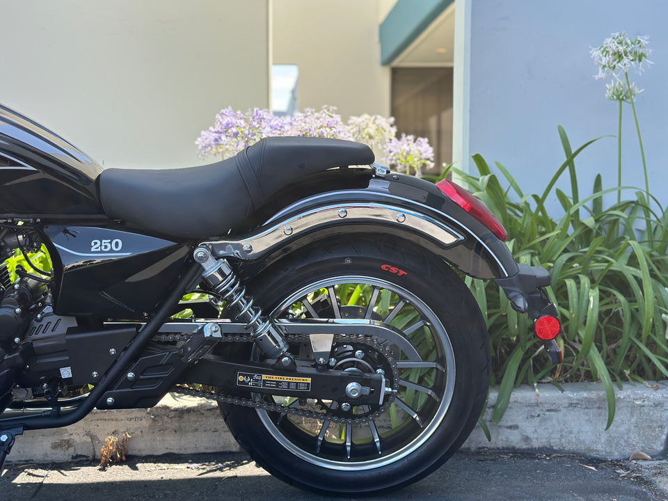 Venom Cruiser | 250cc Chopper | Fuel-Injected | 6-Speed