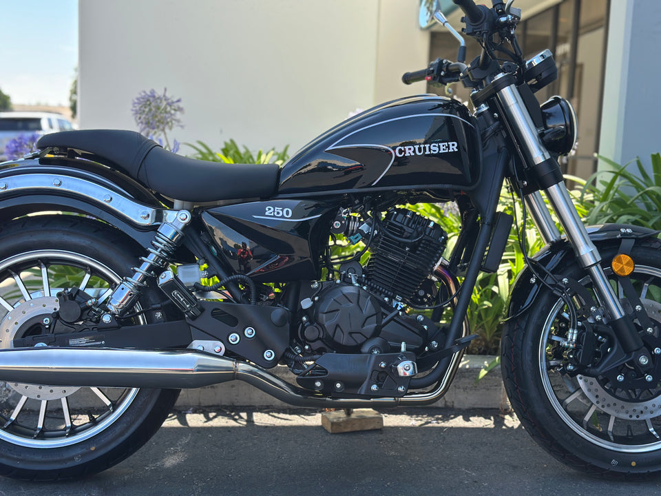 Venom Cruiser | 250cc Chopper | Fuel-Injected | 6-Speed